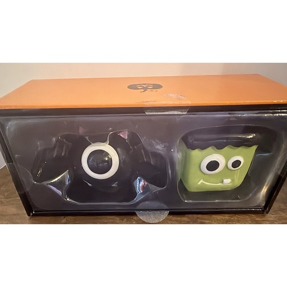 Jack O ' Lantern Lane Other - Jack O' Lantern Lane One Eyed Bat And Frankenstein Salt/Pepper Shakers NIB